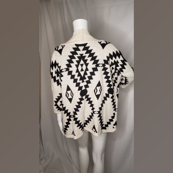 Cardigan - Picture 3 of 4